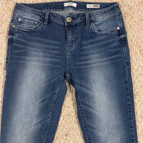 Kensie Effortless Ankle Biter Jeans - Picture 4 of 5